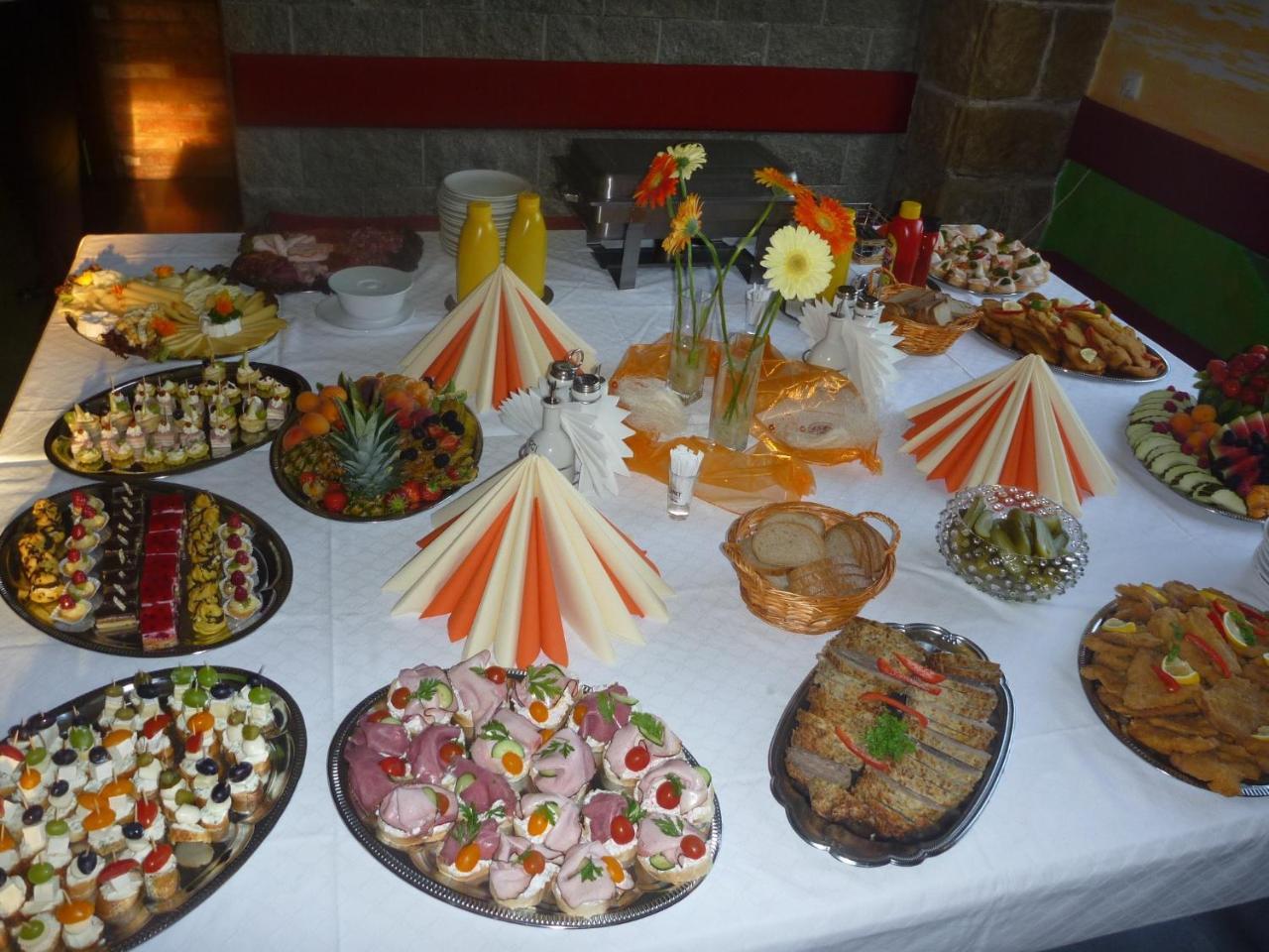 فندق Famozclub Bakov nad Jizerou المظهر الخارجي الصورة